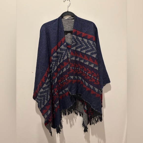 Gorgeous reversible shawl / poncho made in Turkey - Picture 1 of 8